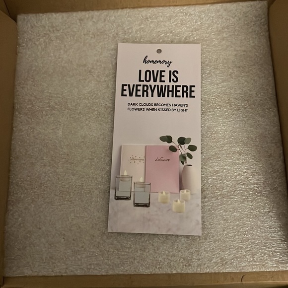 24 White Flameless Floating Candles - Picture 2 of 3